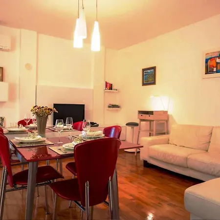 Gloria Deluxe Apartman *