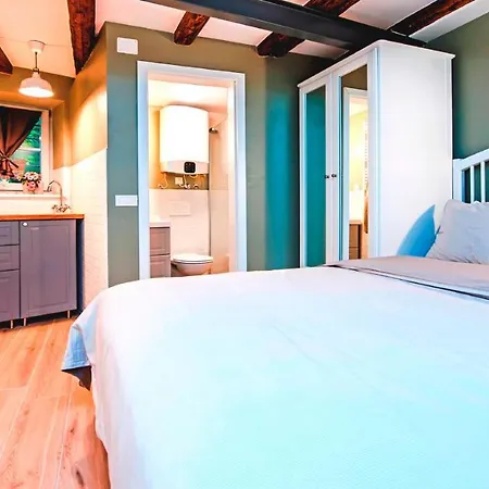 Gloria Deluxe Apartman *